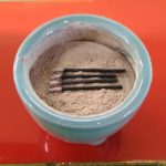 浄土真宗の作法 線香を立てずに寝かせるその理由とは？答えは本山に